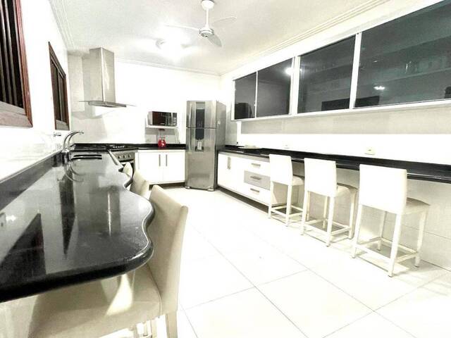 Casa de Praia para Venda em Jardim Marcia - 31