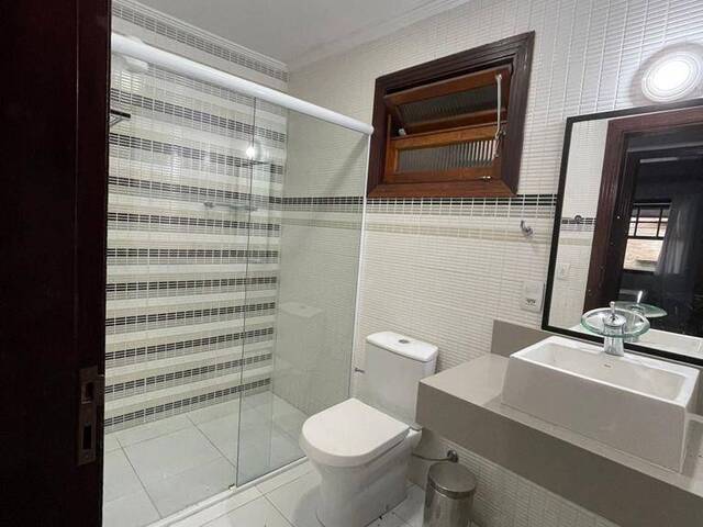 Casa de Praia para Venda em Jardim Marcia - 50