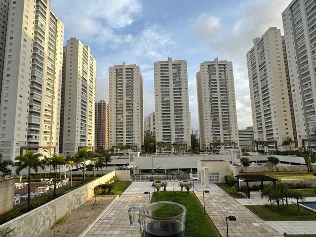 Apartamento para Venda em Centro - 32