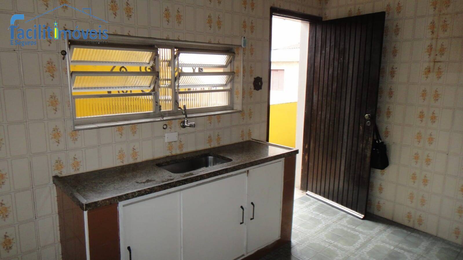 Casa à venda e aluguel com 3 quartos, 200m² - Foto 15