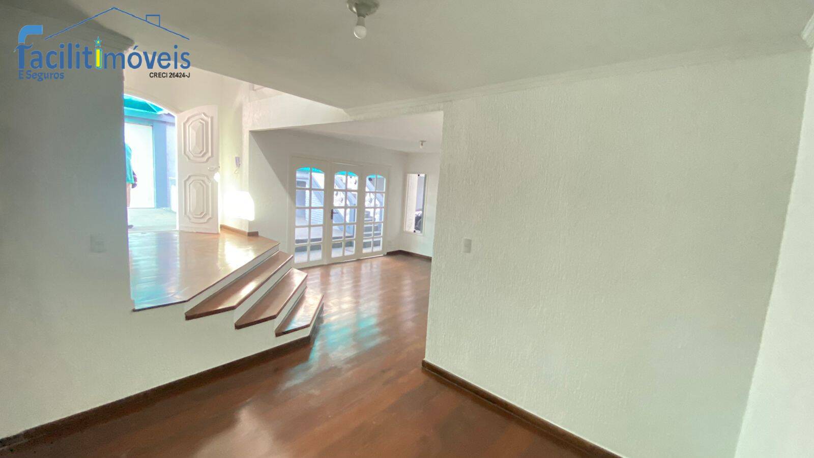 Casa à venda e aluguel com 3 quartos, 288m² - Foto 2