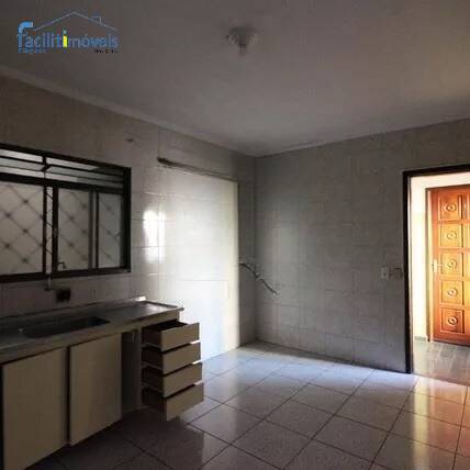 Apartamento para alugar com 3 quartos, 140m² - Foto 4