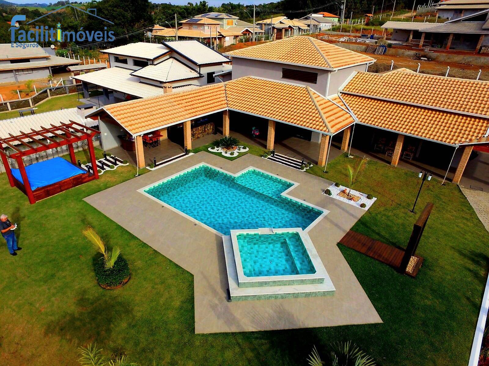 Chácara, 3 quartos, 1008 m² - Foto 1